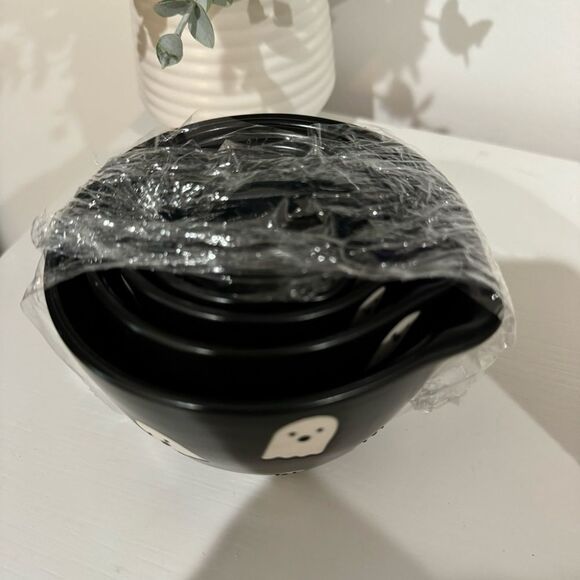 Rae Dunn Halloween Ghost Measuring Cups • 4‑Piece Set • Ghost Handles • NWOT - Picture 3 of 4